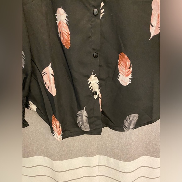 Stylish Dress Blouse - Picture 4 of 8